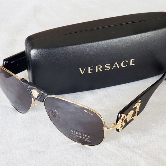 VERSACE Black & Gold Baroque Sunglasses - Picture 5 of 5